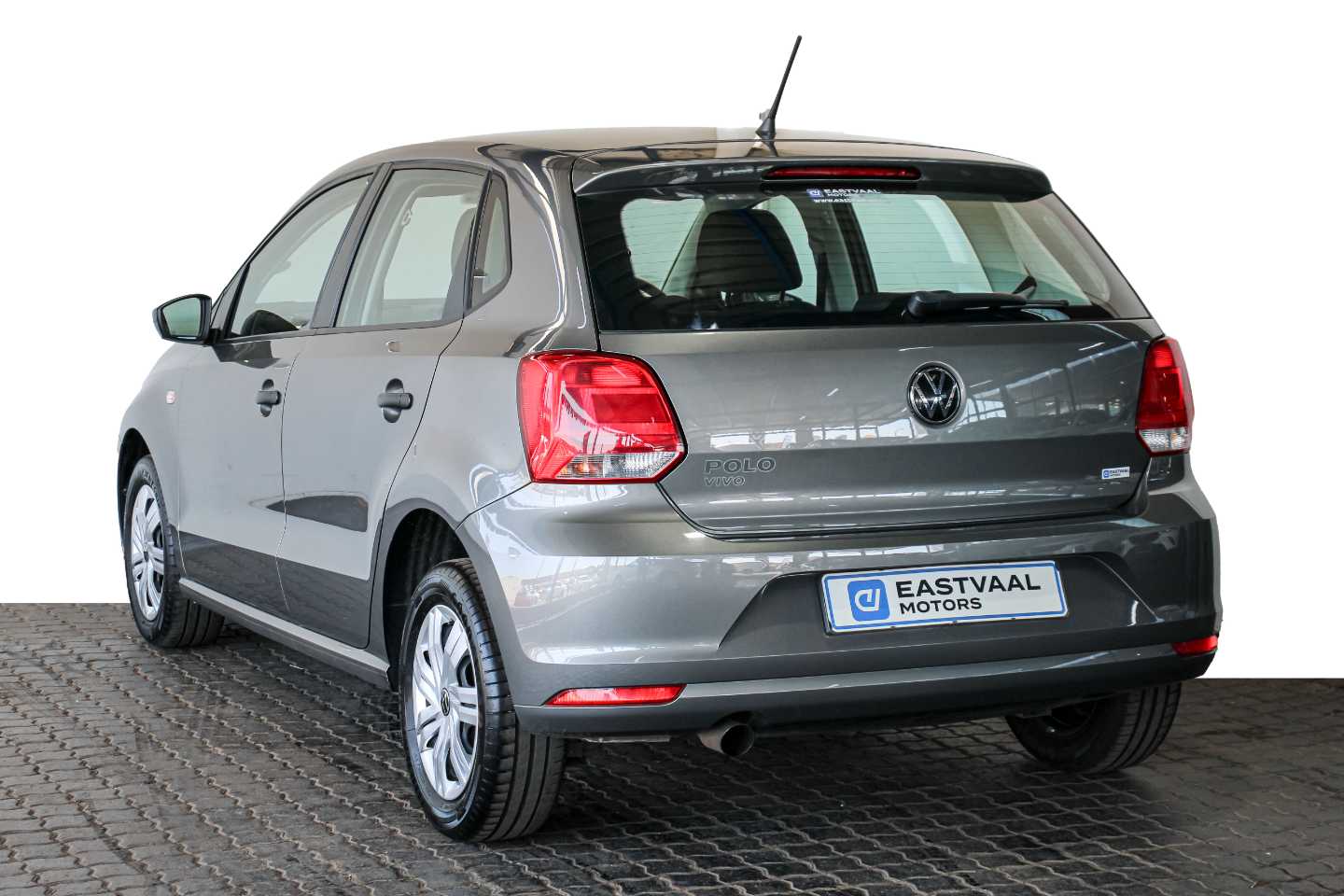 VOLKSWAGEN POLO VIVO 1.4 TRENDLINE (5DR) - 2 