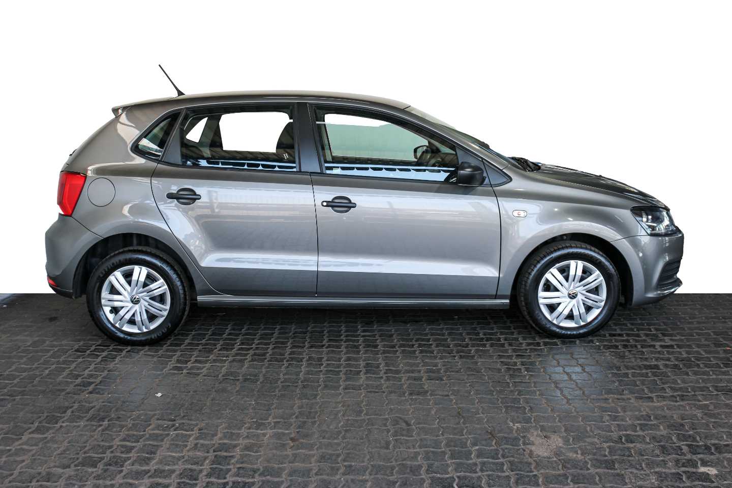 VOLKSWAGEN POLO VIVO 1.4 TRENDLINE (5DR) - 9 