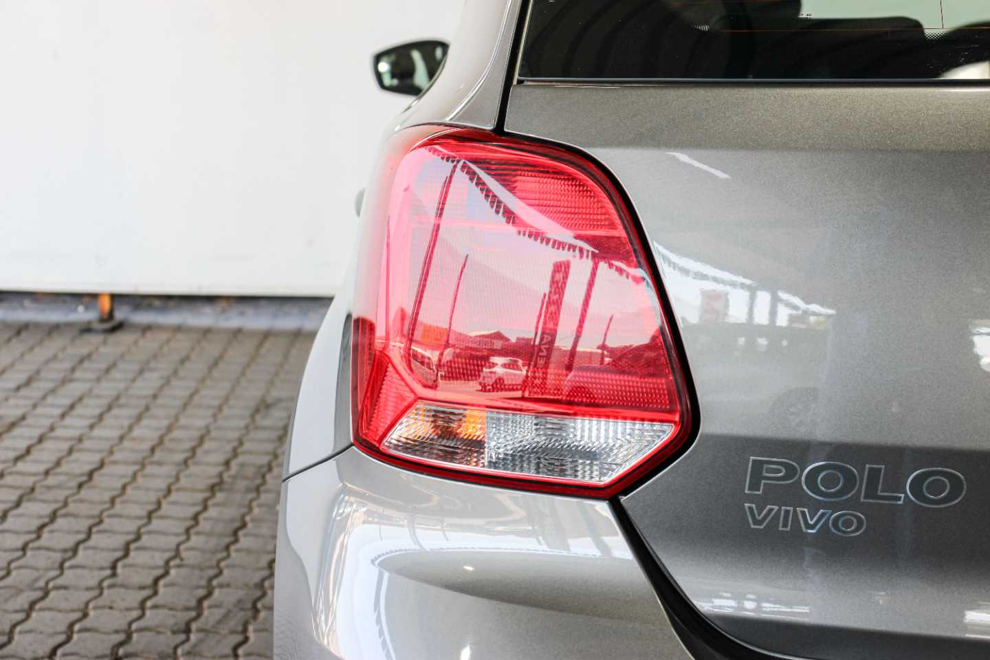 VOLKSWAGEN POLO VIVO 1.4 TRENDLINE (5DR) - 13 