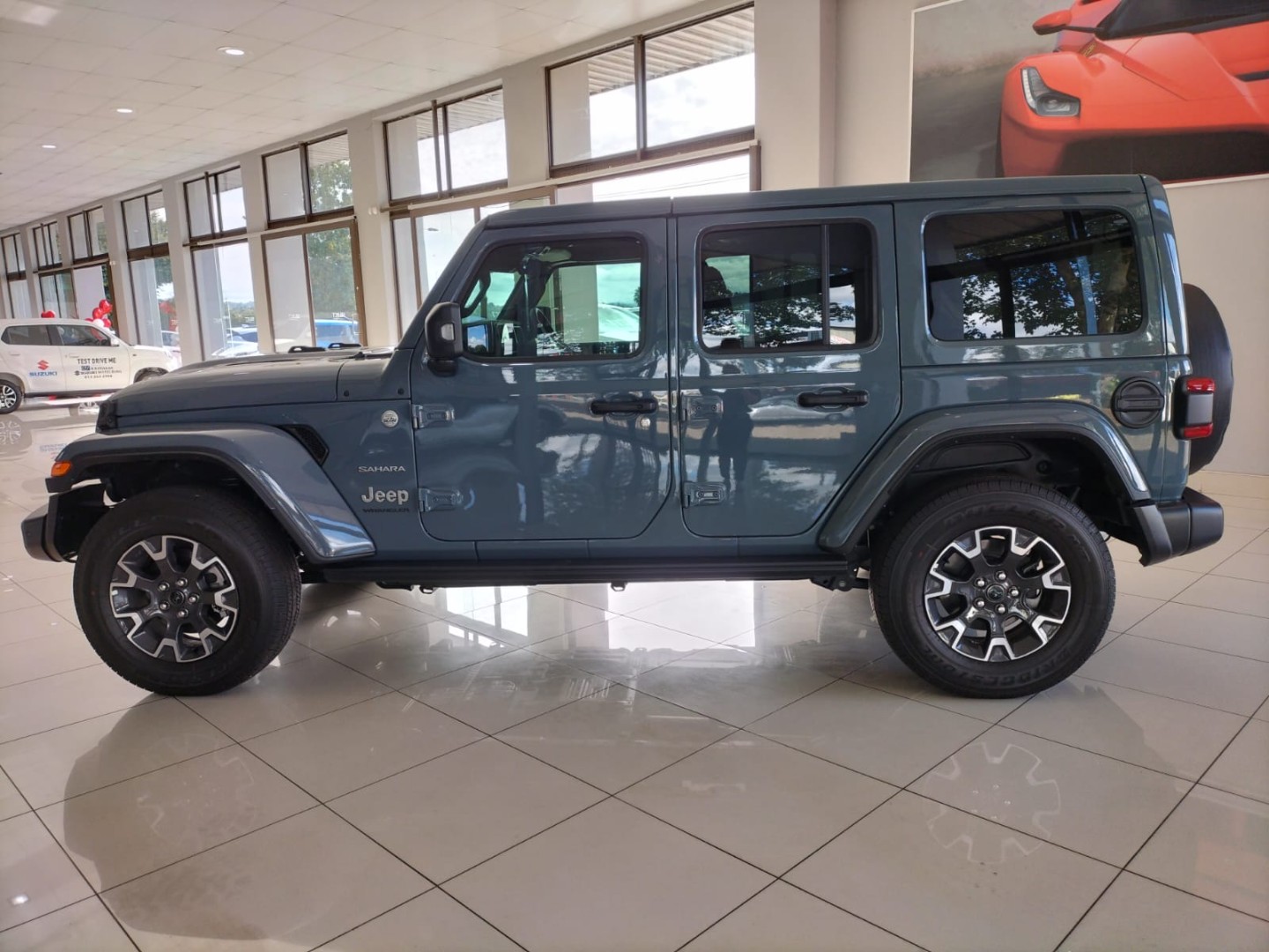 JEEP WRANGLER SAHARA 2.0T A/T 4DR - 7 