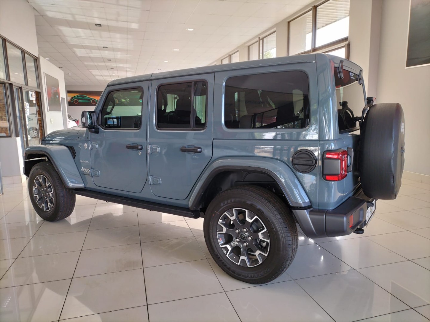 JEEP WRANGLER SAHARA 2.0T A/T 4DR - 4 