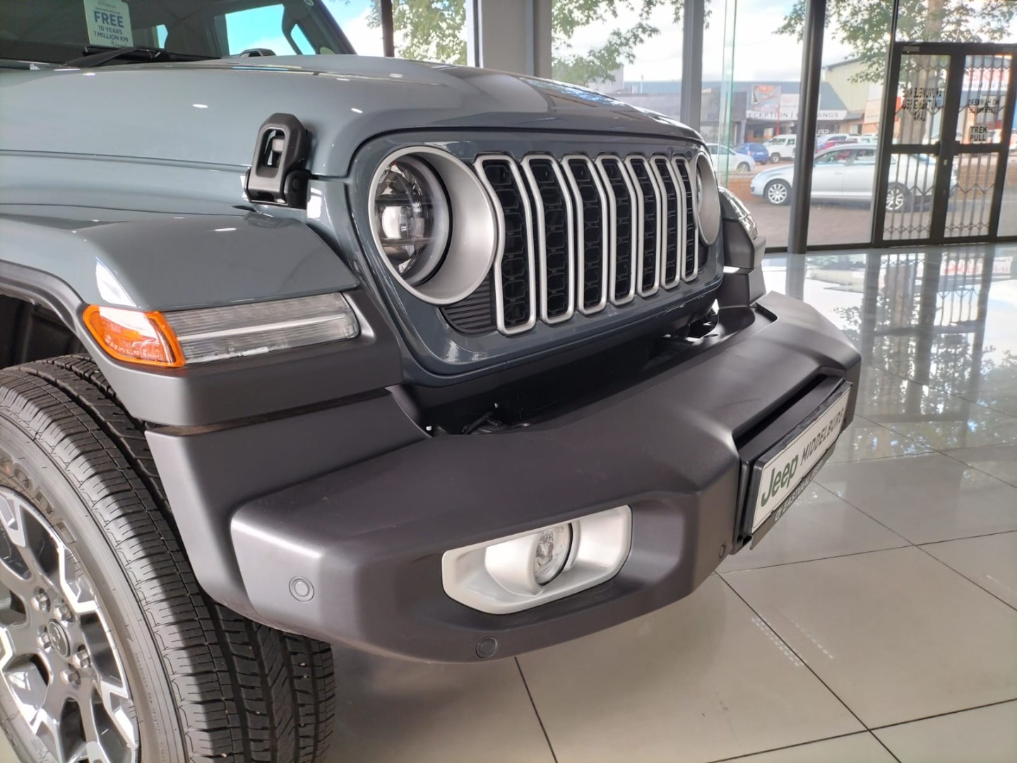 JEEP WRANGLER SAHARA 2.0T A/T 4DR - 11 