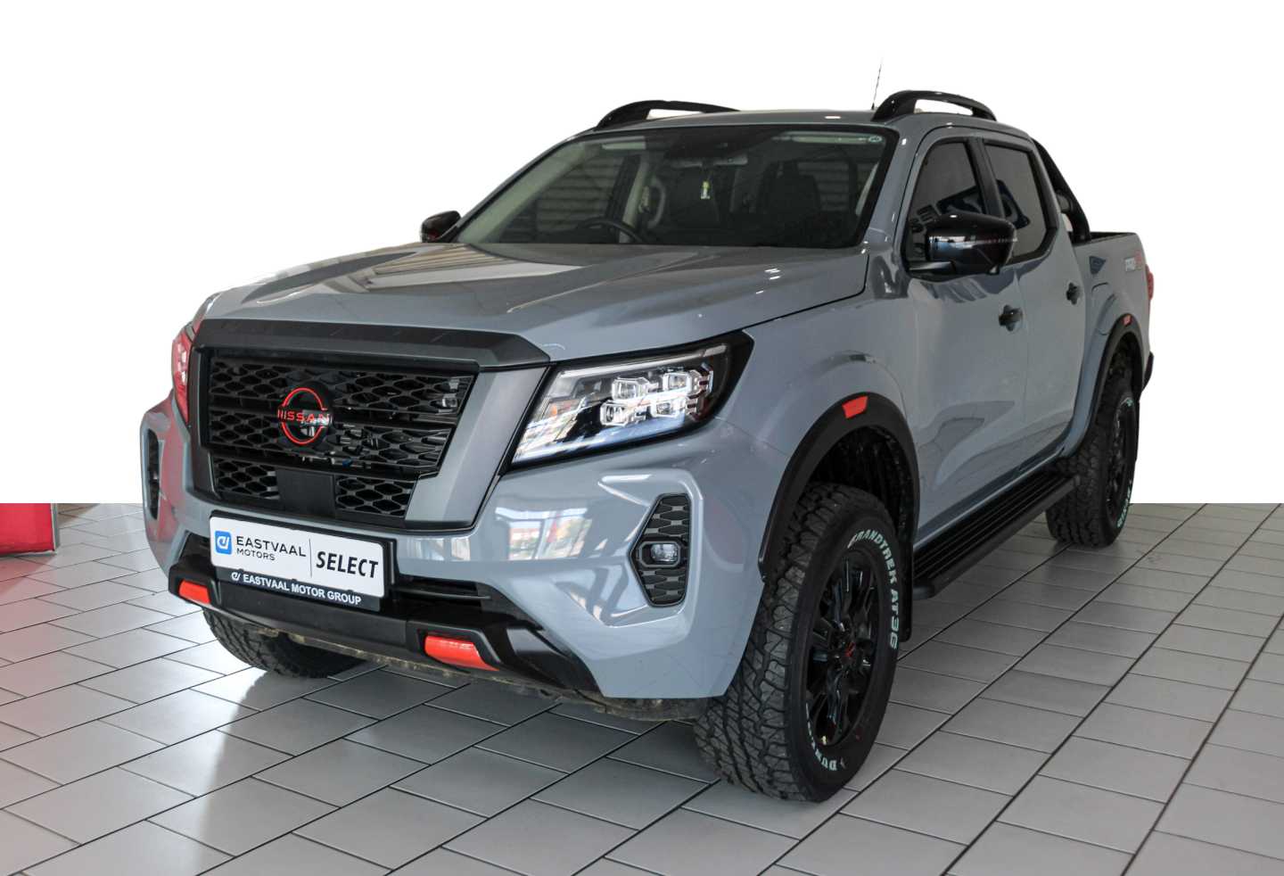 NISSAN NAVARA 2.5DDTI PRO-4X 4X4 A/T D/C P/U - Main Vehicle Image