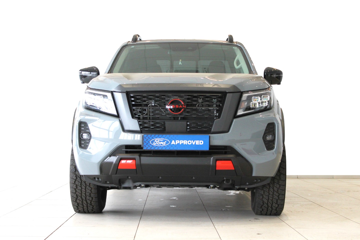 NISSAN NAVARA 2.5DDTI PRO-4X 4X4 A/T D/C P/U - 1 