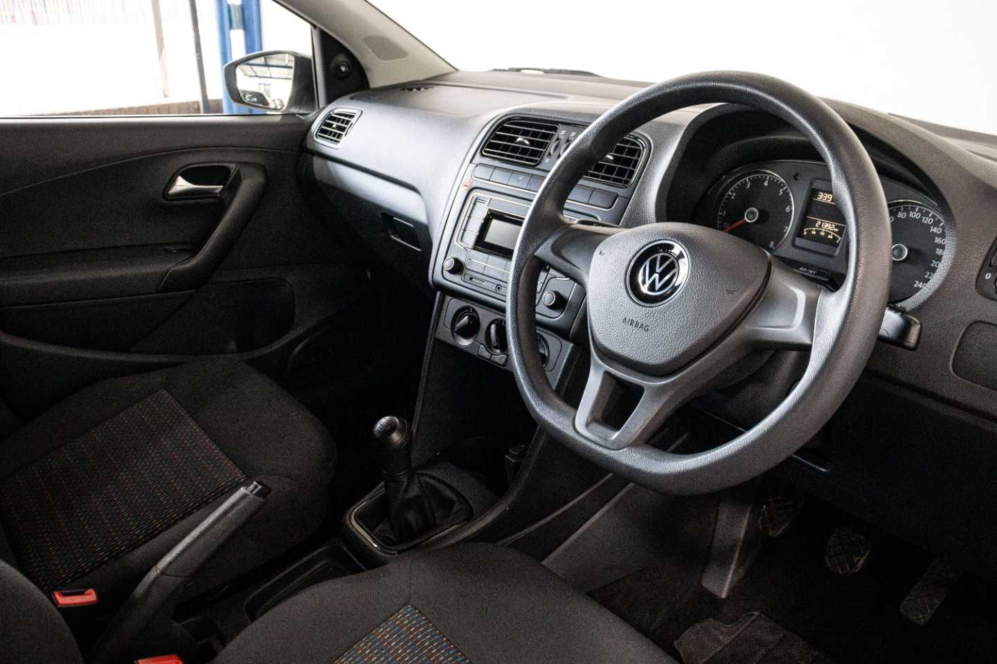 VOLKSWAGEN POLO VIVO 1.4 TRENDLINE (5DR) - 14 