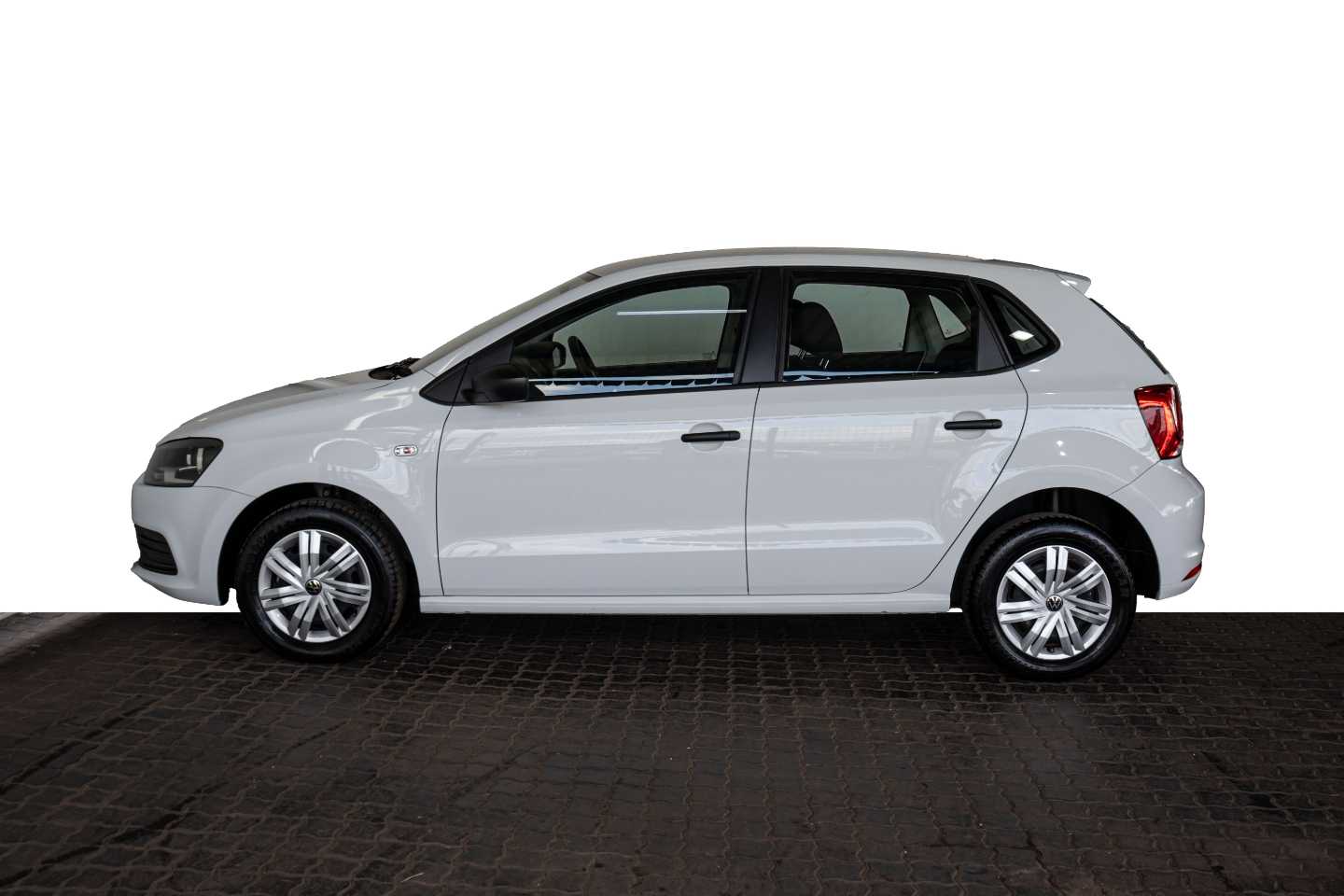 VOLKSWAGEN POLO VIVO 1.4 TRENDLINE (5DR) - 2 