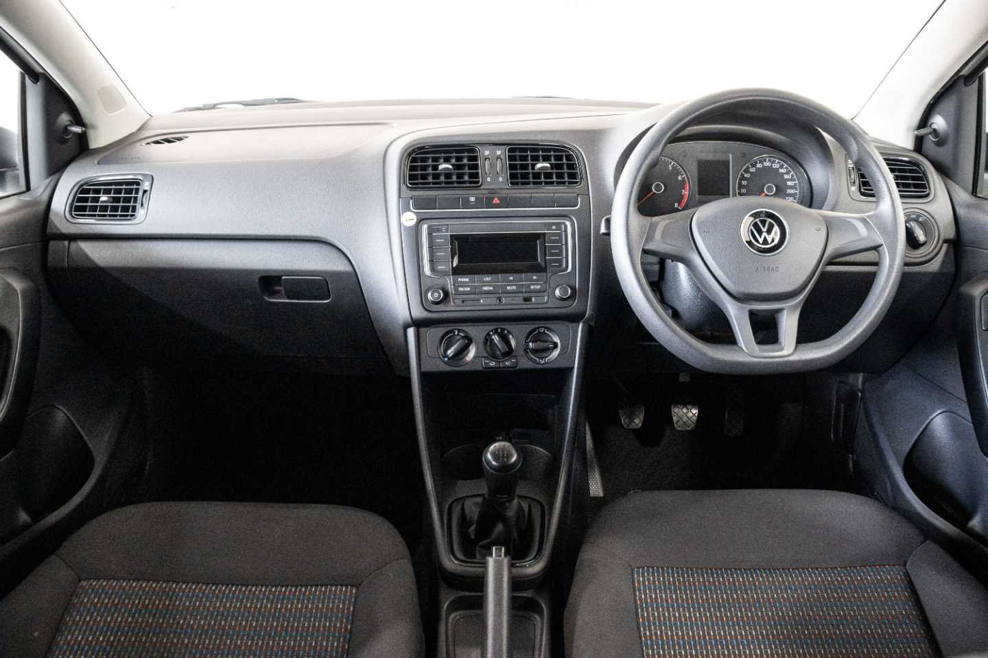 VOLKSWAGEN POLO VIVO 1.4 TRENDLINE (5DR) - 17 