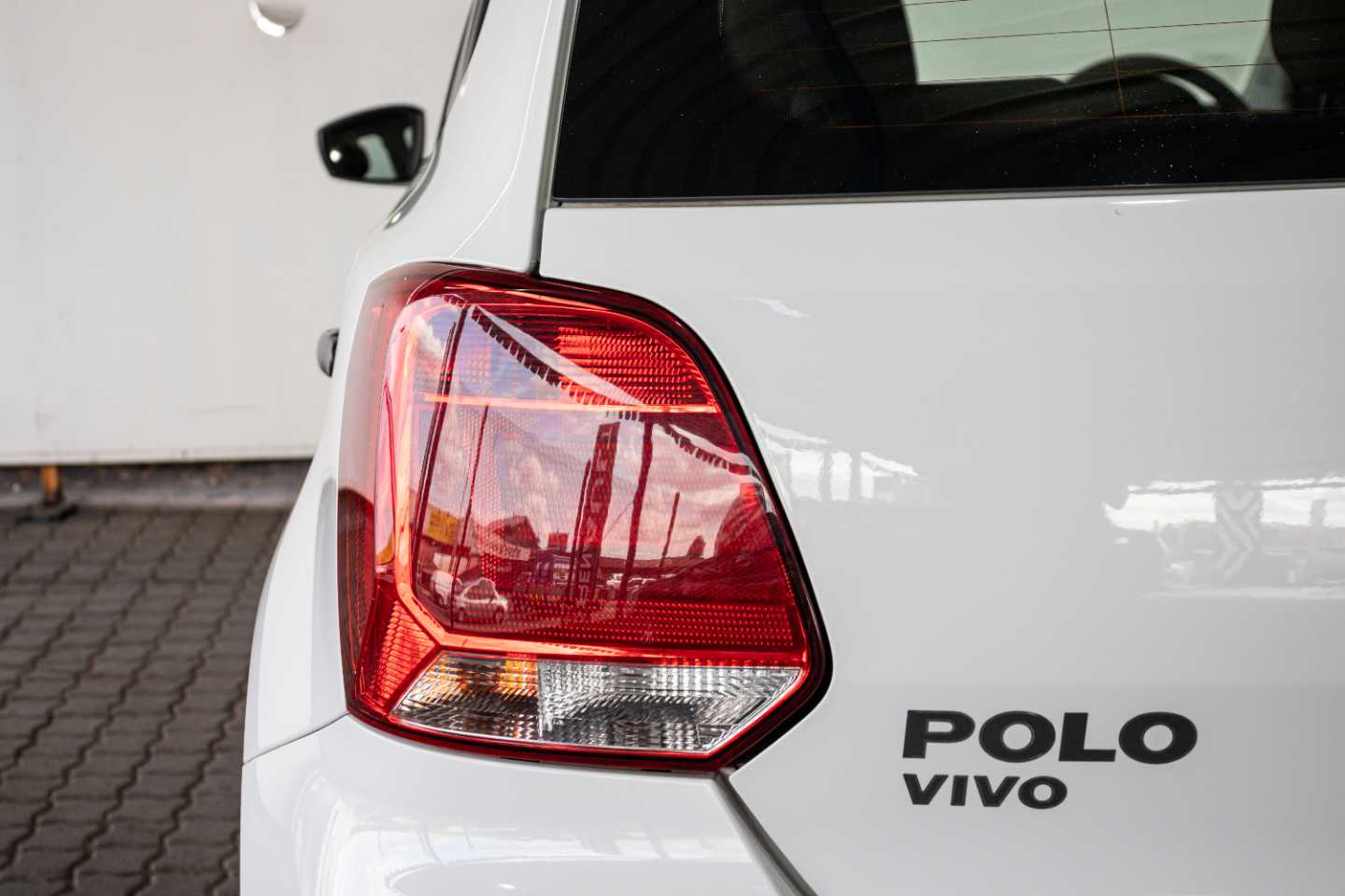 VOLKSWAGEN POLO VIVO 1.4 TRENDLINE (5DR) - 7 