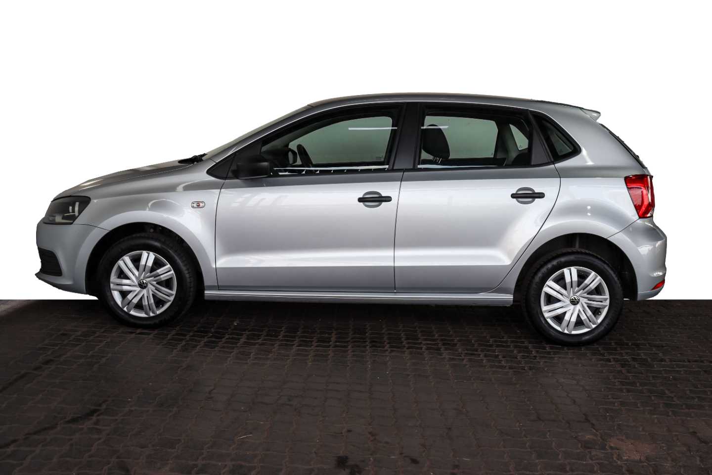 VOLKSWAGEN POLO VIVO 1.4 TRENDLINE (5DR) - 3 