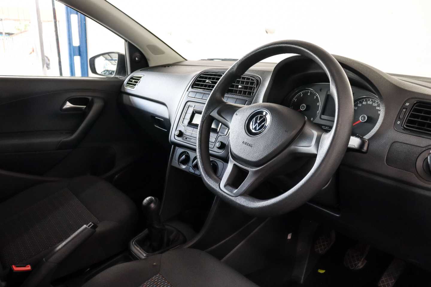 VOLKSWAGEN POLO VIVO 1.4 TRENDLINE (5DR) - 12 