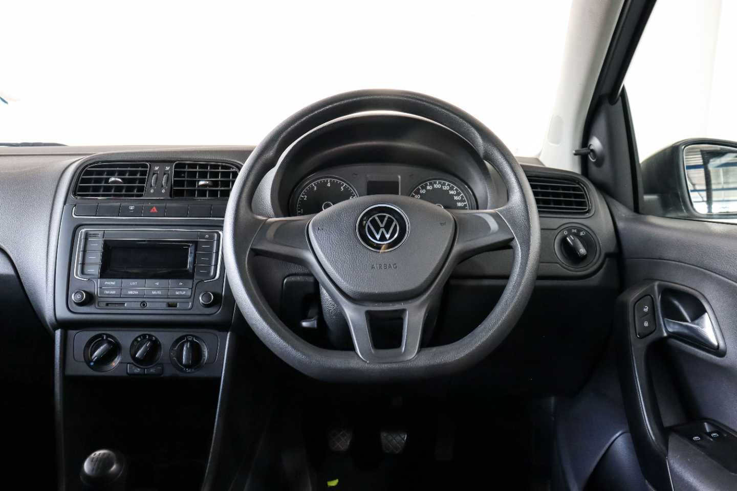 VOLKSWAGEN POLO VIVO 1.4 TRENDLINE (5DR) - 13 