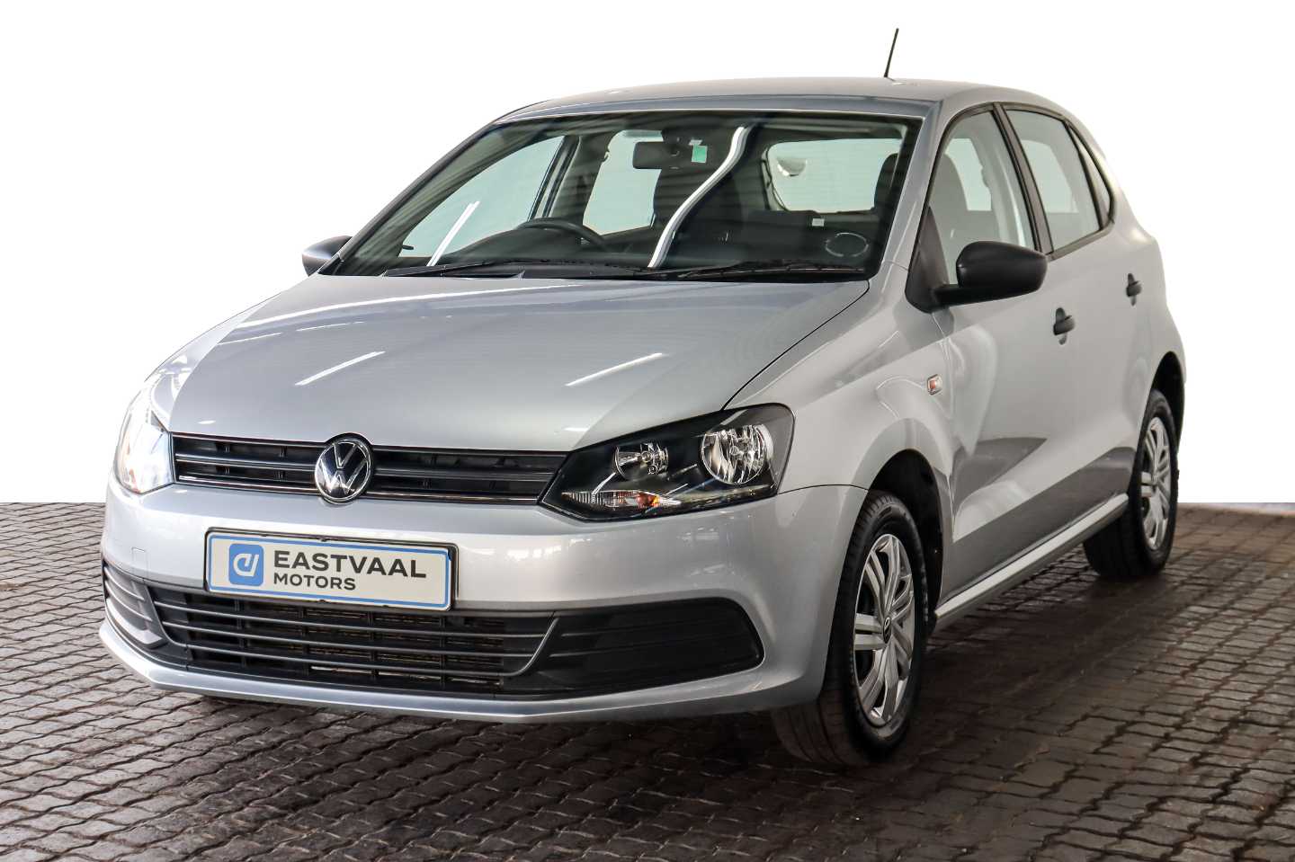 VOLKSWAGEN POLO VIVO 1.4 TRENDLINE (5DR) - 2 