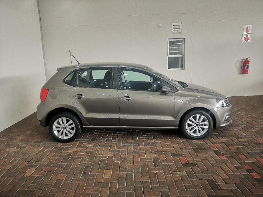 VOLKSWAGEN POLO VIVO 1.6 COMFORTLINE TIP (5DR) - 4 