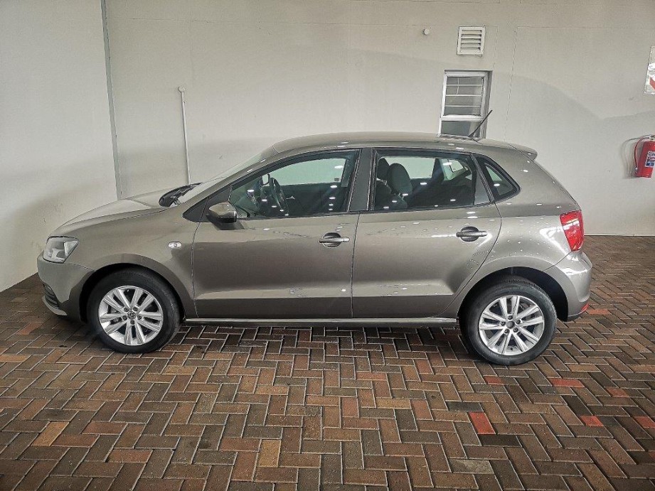 VOLKSWAGEN POLO VIVO 1.6 COMFORTLINE TIP (5DR) - 9 