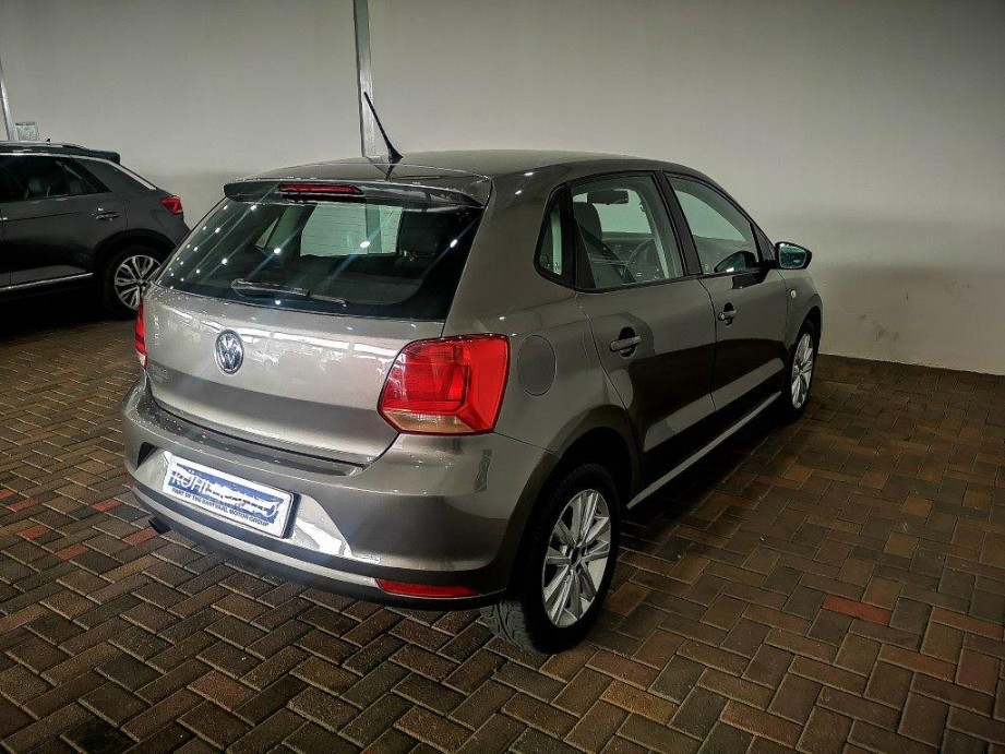 VOLKSWAGEN POLO VIVO 1.6 COMFORTLINE TIP (5DR) - 8 