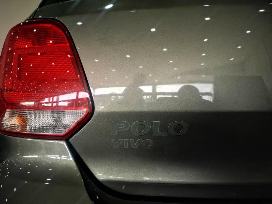 VOLKSWAGEN POLO VIVO 1.6 COMFORTLINE TIP (5DR) - 10 