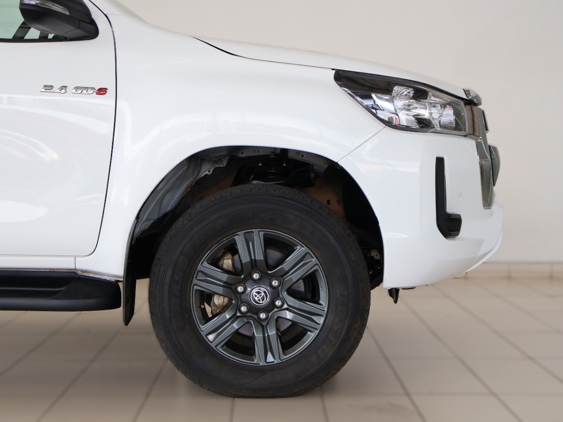 TOYOTA HILUX 2016 ON HiluxSC 2.4GD6 4X4 RAI MT (C09) - 3 