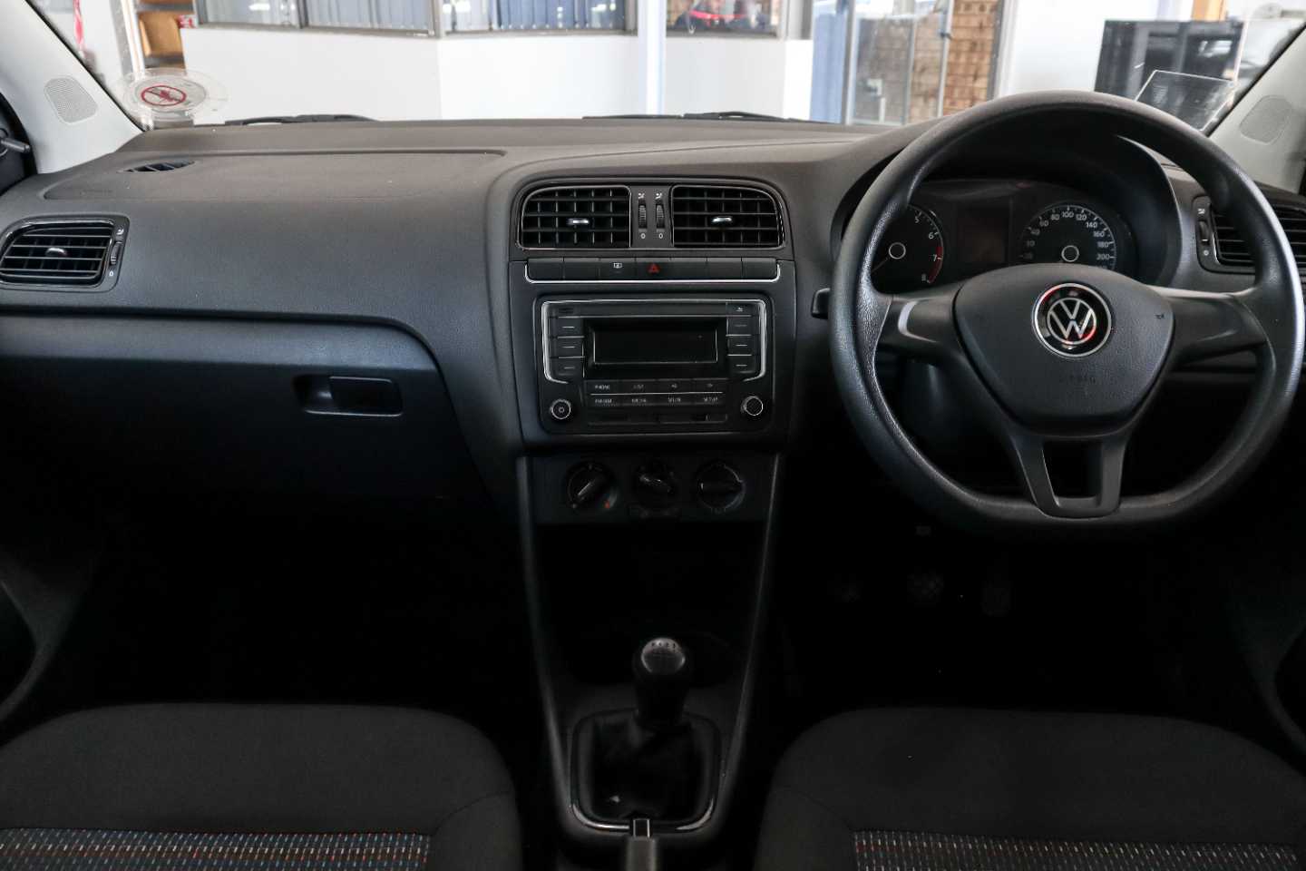 VOLKSWAGEN POLO VIVO 1.4 TRENDLINE (5DR) - 13 