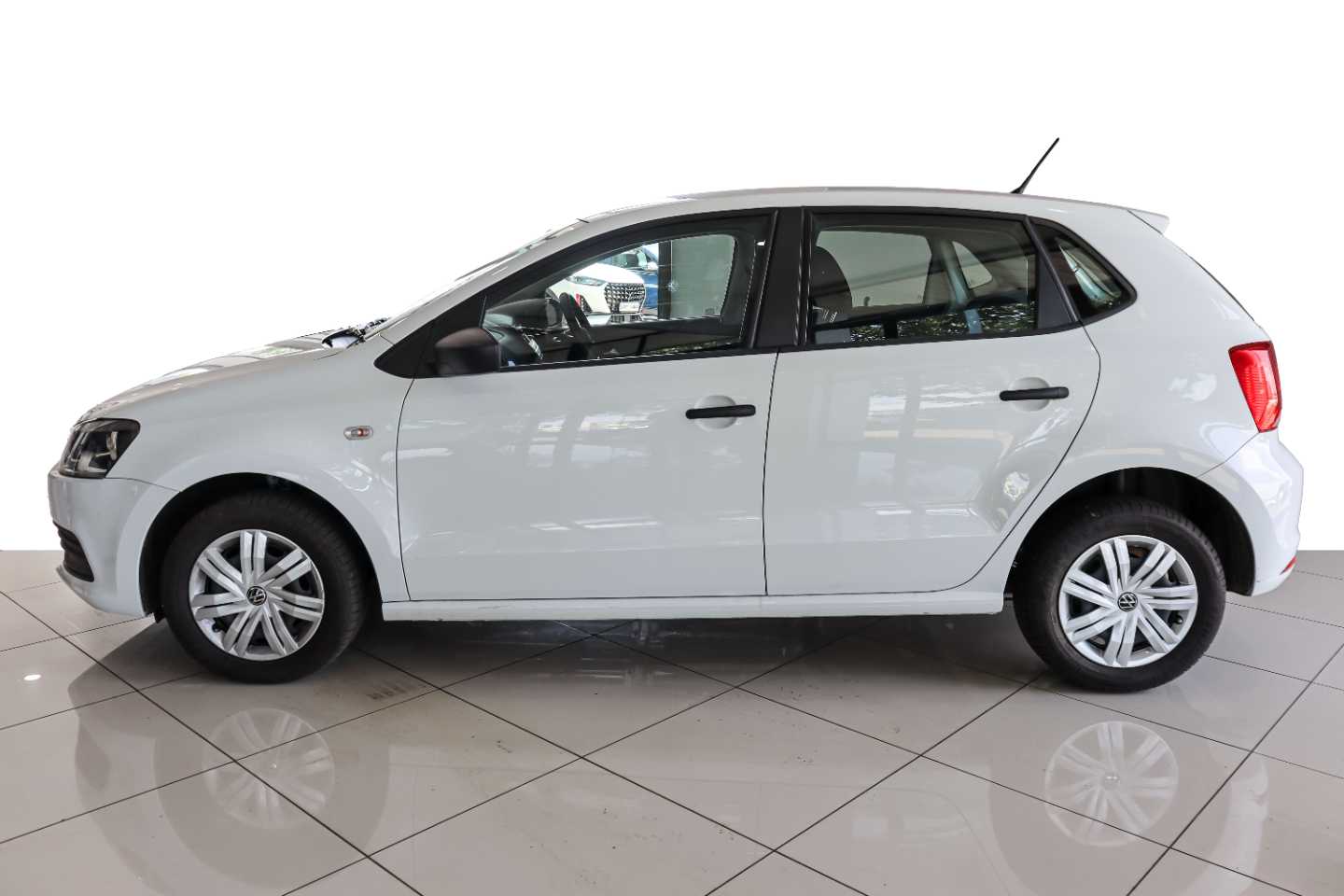 VOLKSWAGEN POLO VIVO 1.4 TRENDLINE (5DR) - 3 