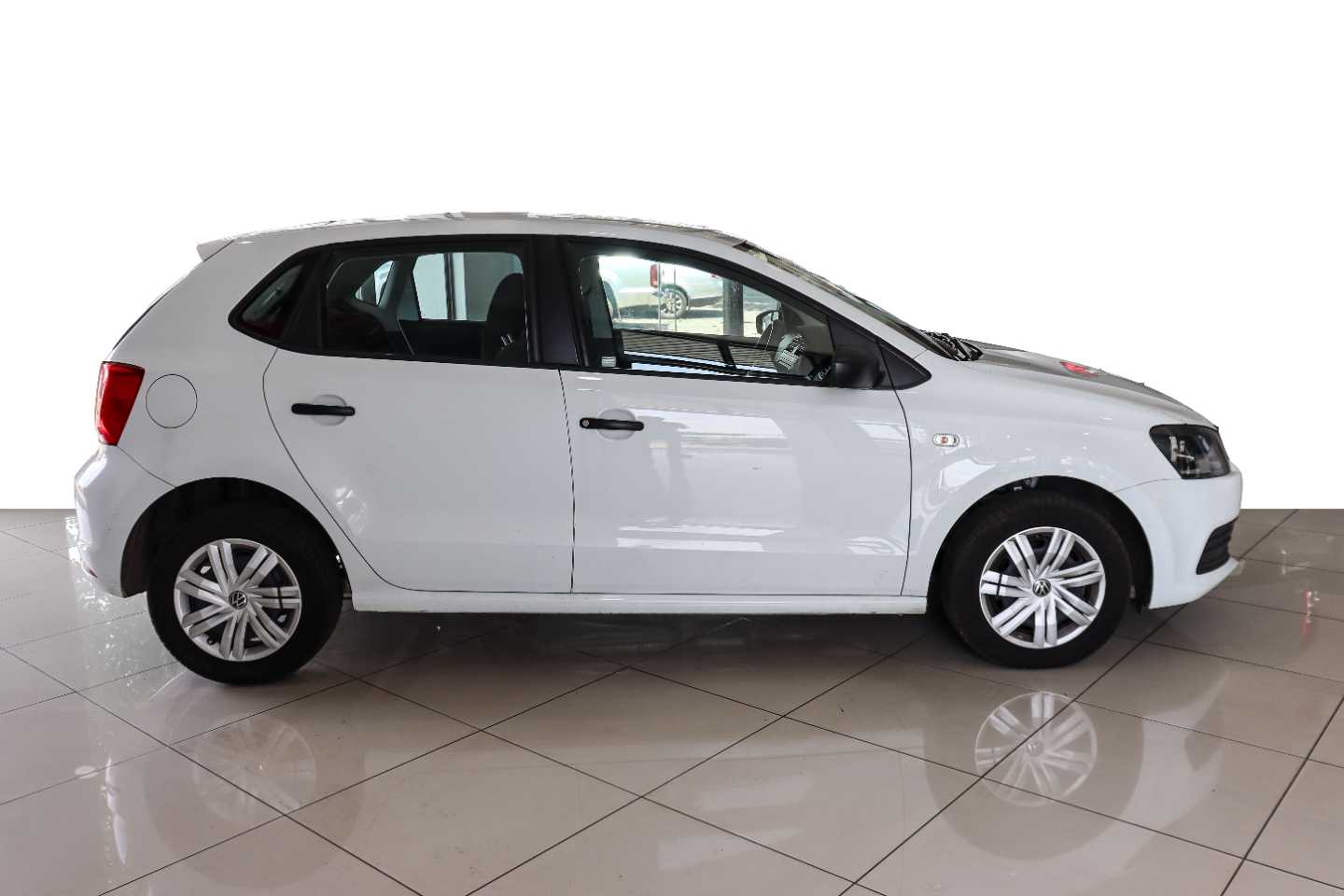 VOLKSWAGEN POLO VIVO 1.4 TRENDLINE (5DR) - 6 