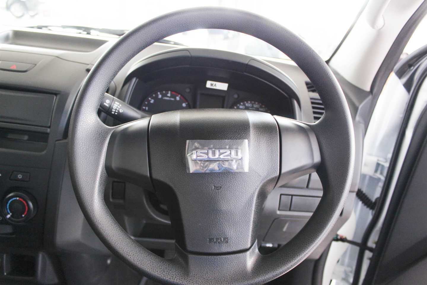 ISUZU D-MAX 250C FLEETSIDE S/C P/U - 12 