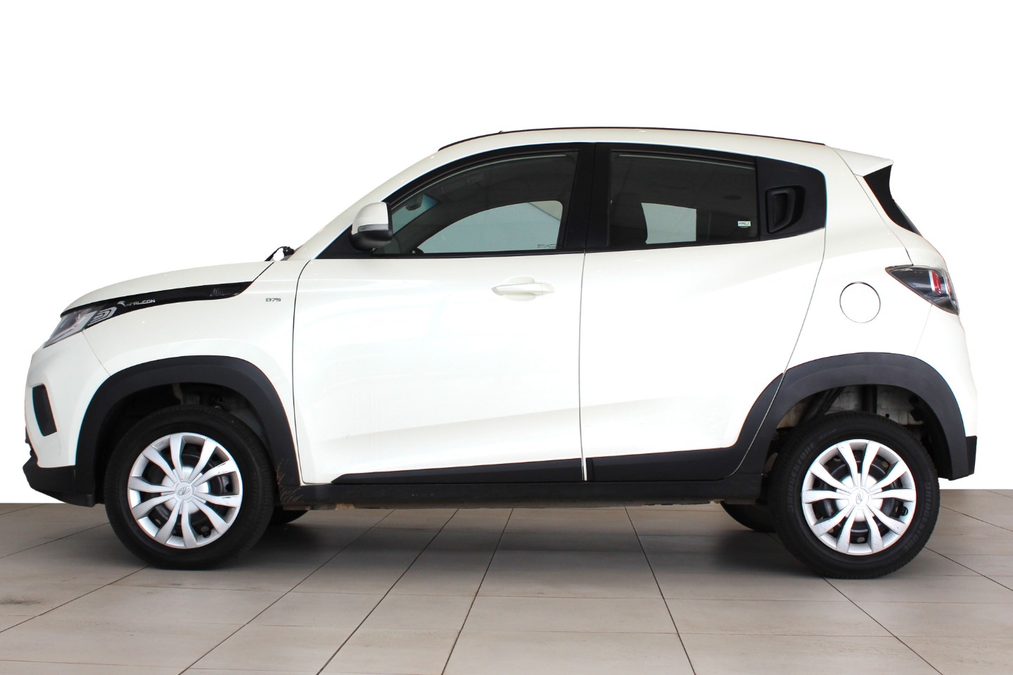 MAHINDRA KUV 100 1.2TD K6+ NXT - 3 