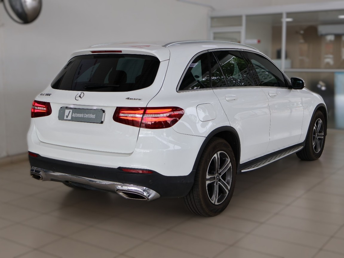 MERCEDES-BENZ GLC 300 - 9 