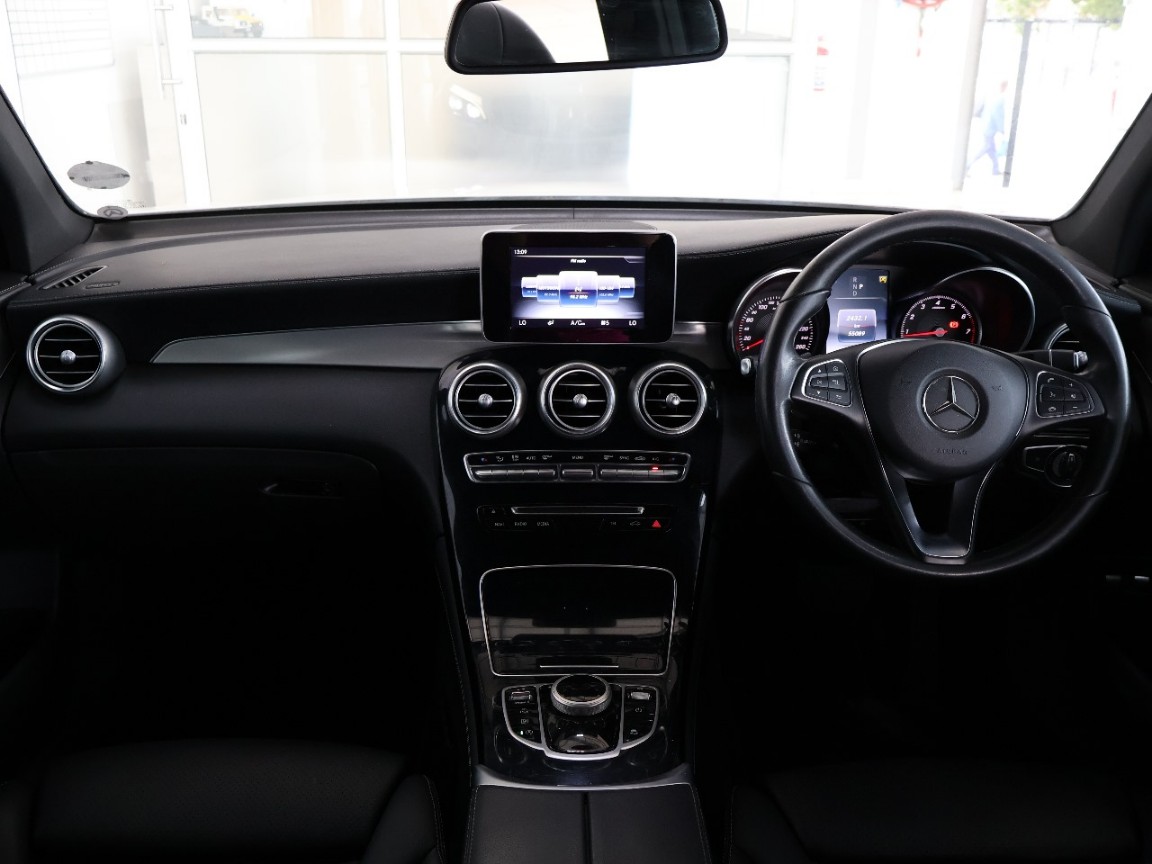 MERCEDES-BENZ GLC 300 - 6 