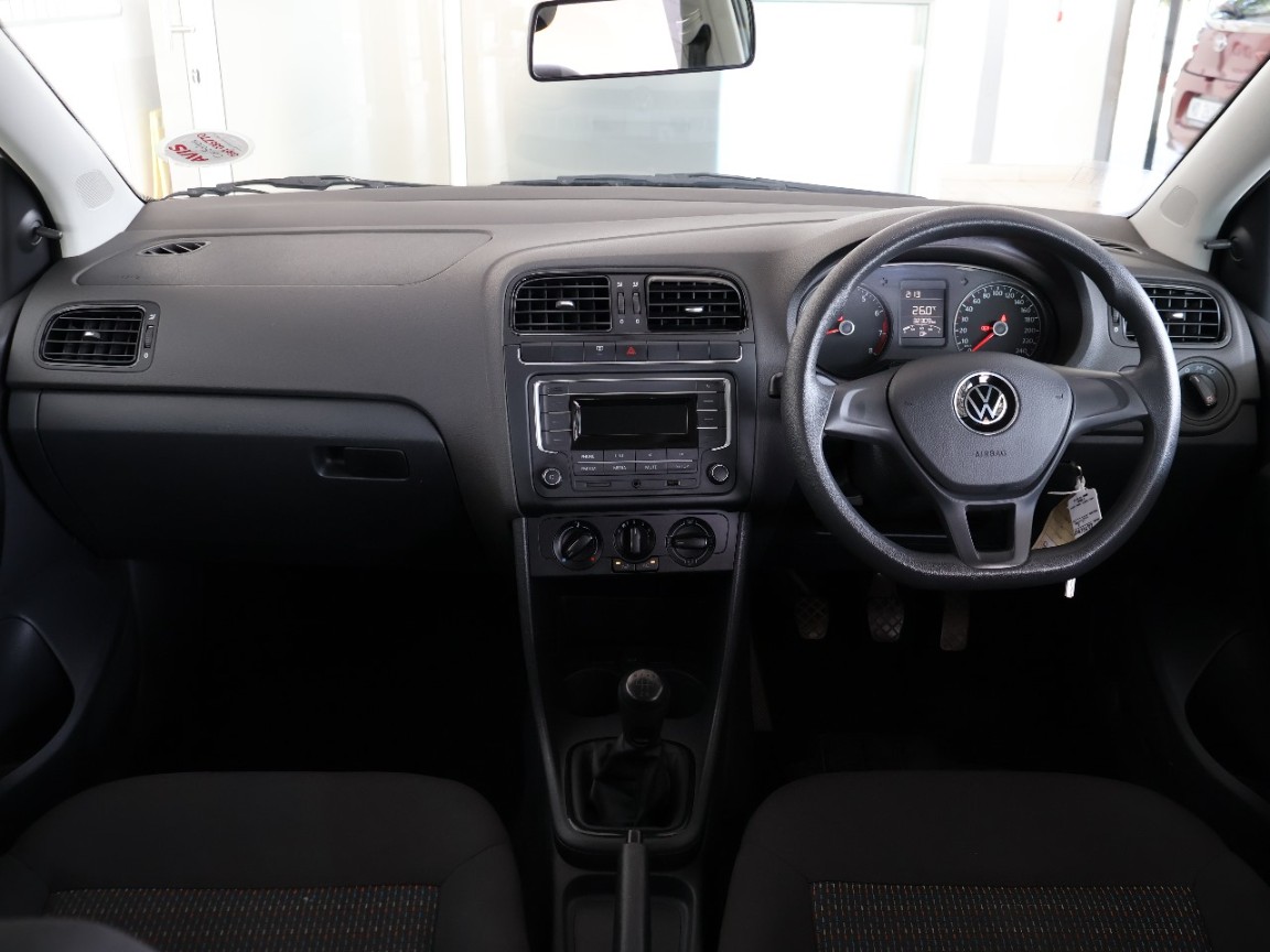 VOLKSWAGEN POLO VIVO 1.4 TRENDLINE (5DR) - 15 