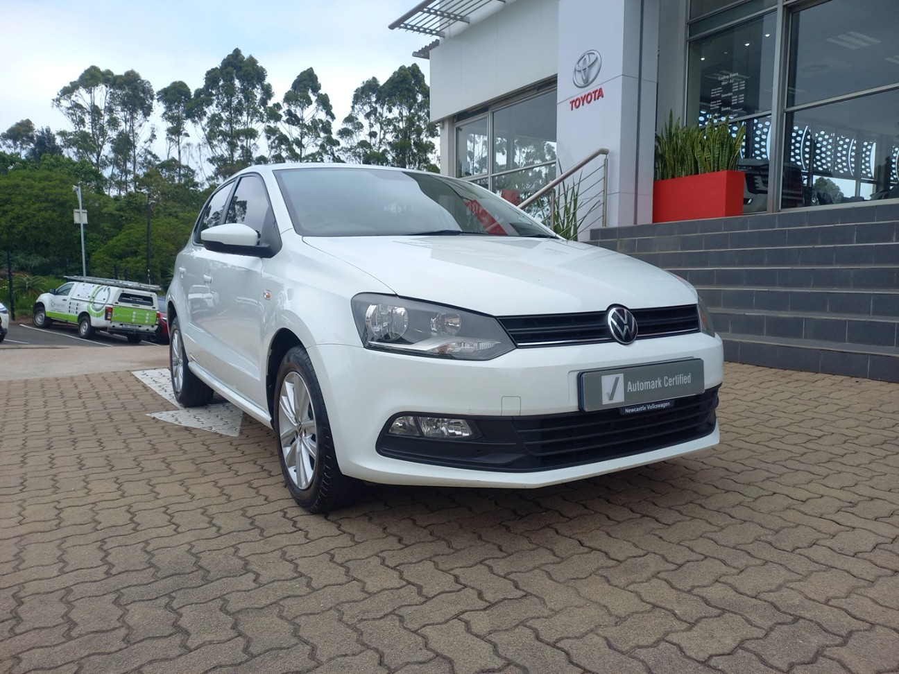 Volkswagen (VW) Polo Vivo 1.6 Hatch Comfortline Tiptronic 5 Door