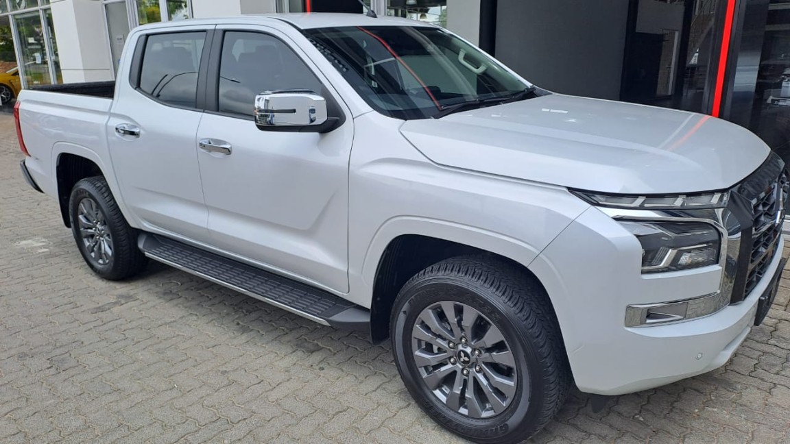 Mitsubishi Triton 2.4 Di-DC Double Cab Auto