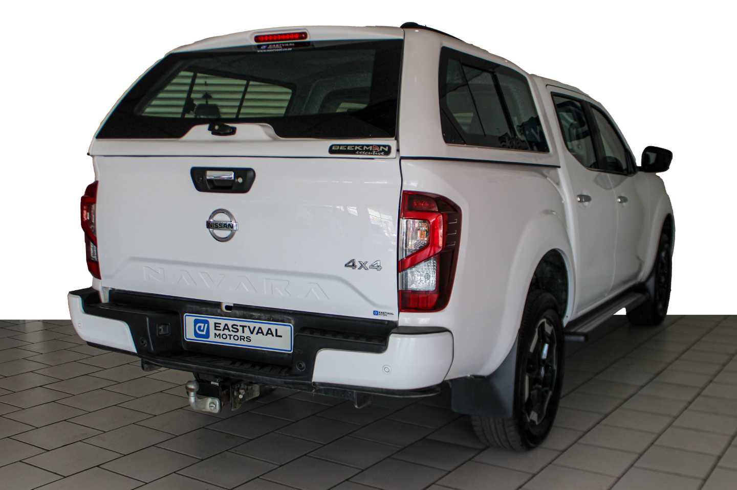 NISSAN NAVARA 2.5DDTI LE/LE PLUS 4X4 A/T D/C P/U - 7 