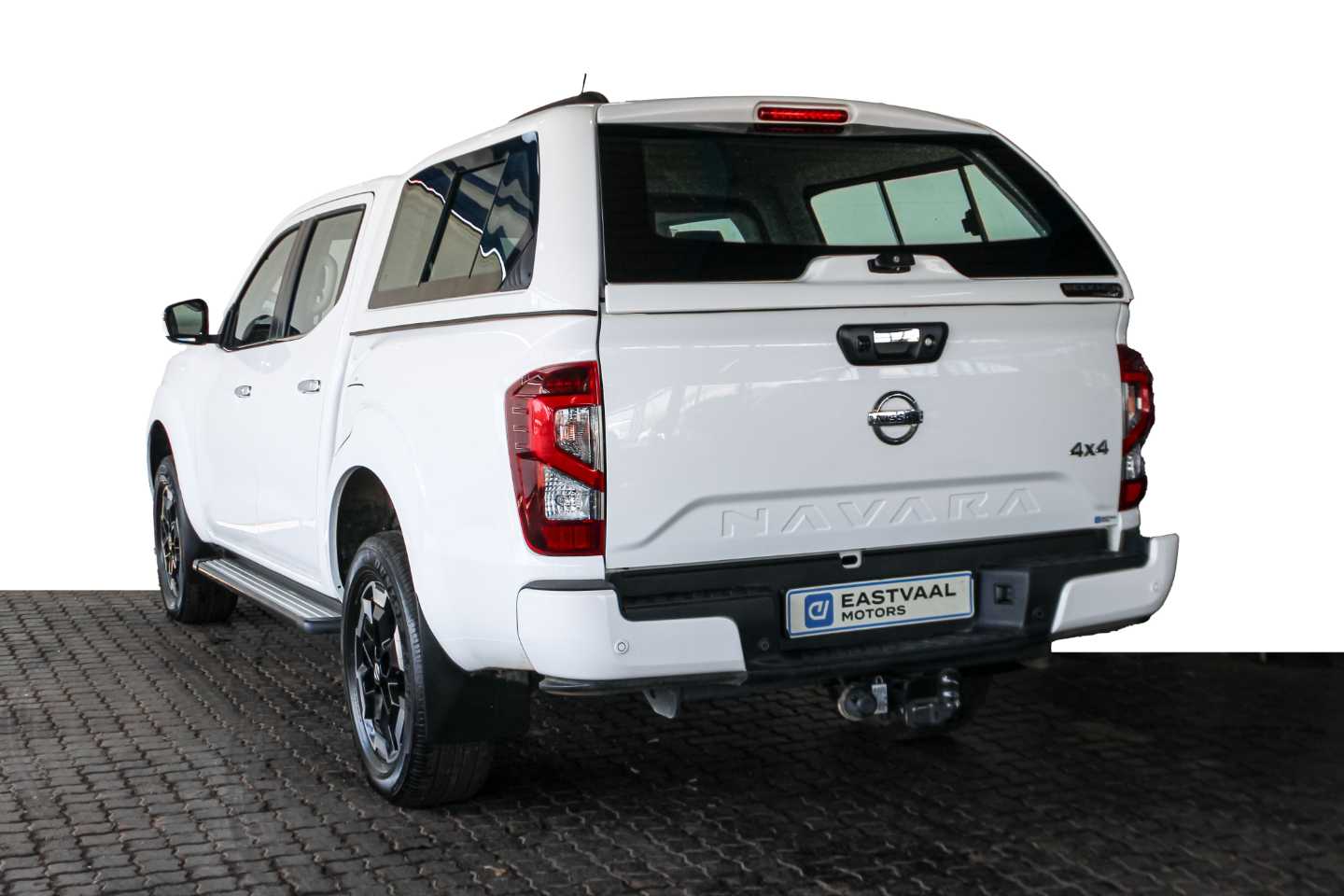 NISSAN NAVARA 2.5DDTI LE/LE PLUS 4X4 A/T D/C P/U - 7 