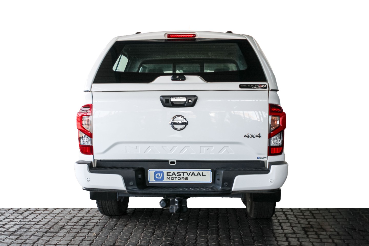 NISSAN NAVARA 2.5DDTI LE/LE PLUS 4X4 A/T D/C P/U - 5 