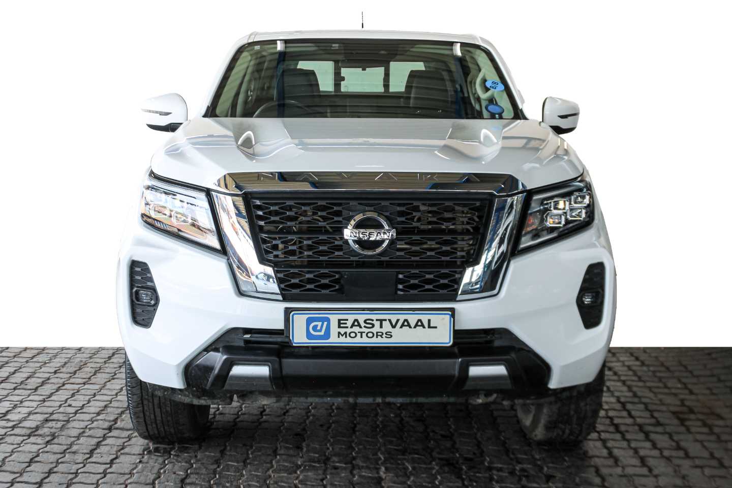 NISSAN NAVARA 2.5DDTI LE/LE PLUS 4X4 A/T D/C P/U - 8 