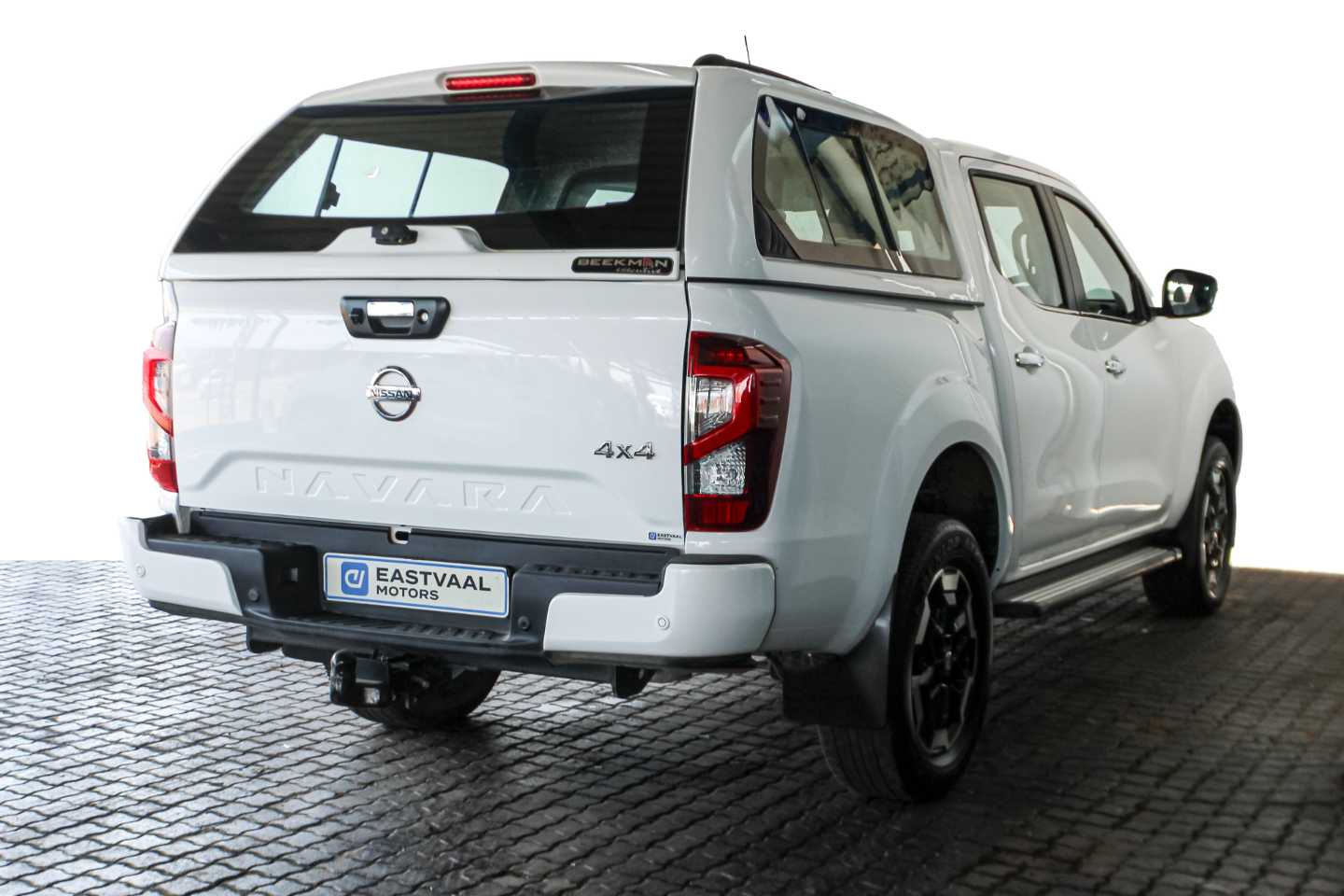 NISSAN NAVARA 2.5DDTI LE/LE PLUS 4X4 A/T D/C P/U - 1 