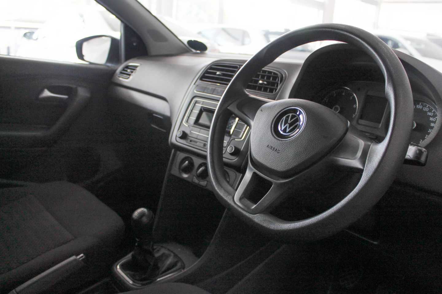 VOLKSWAGEN POLO VIVO 1.4 TRENDLINE (5DR) - 13 