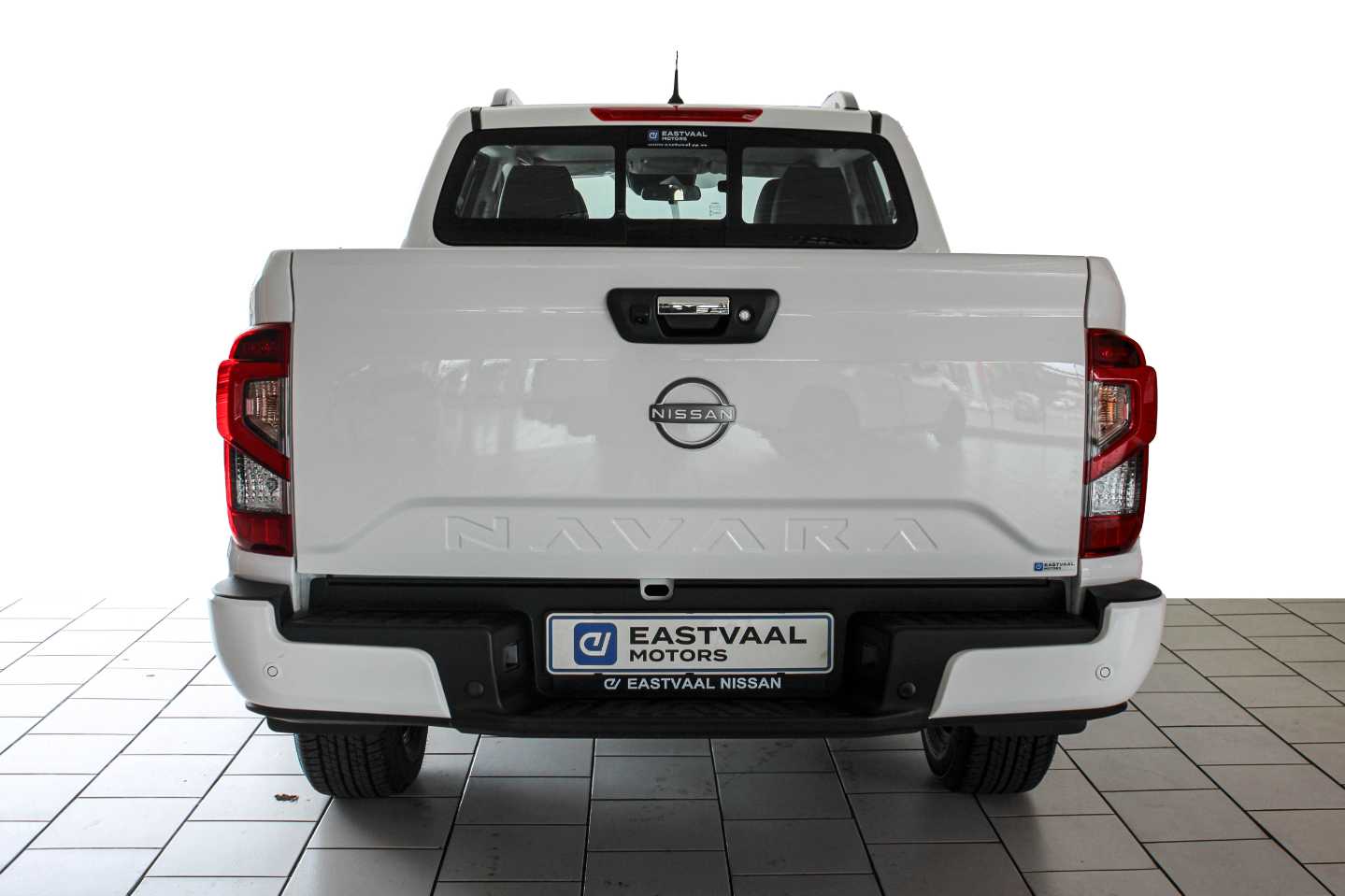 NISSAN NAVARA 2.5DDTI LE/LE PLUS A/T D/C P/U - 5 