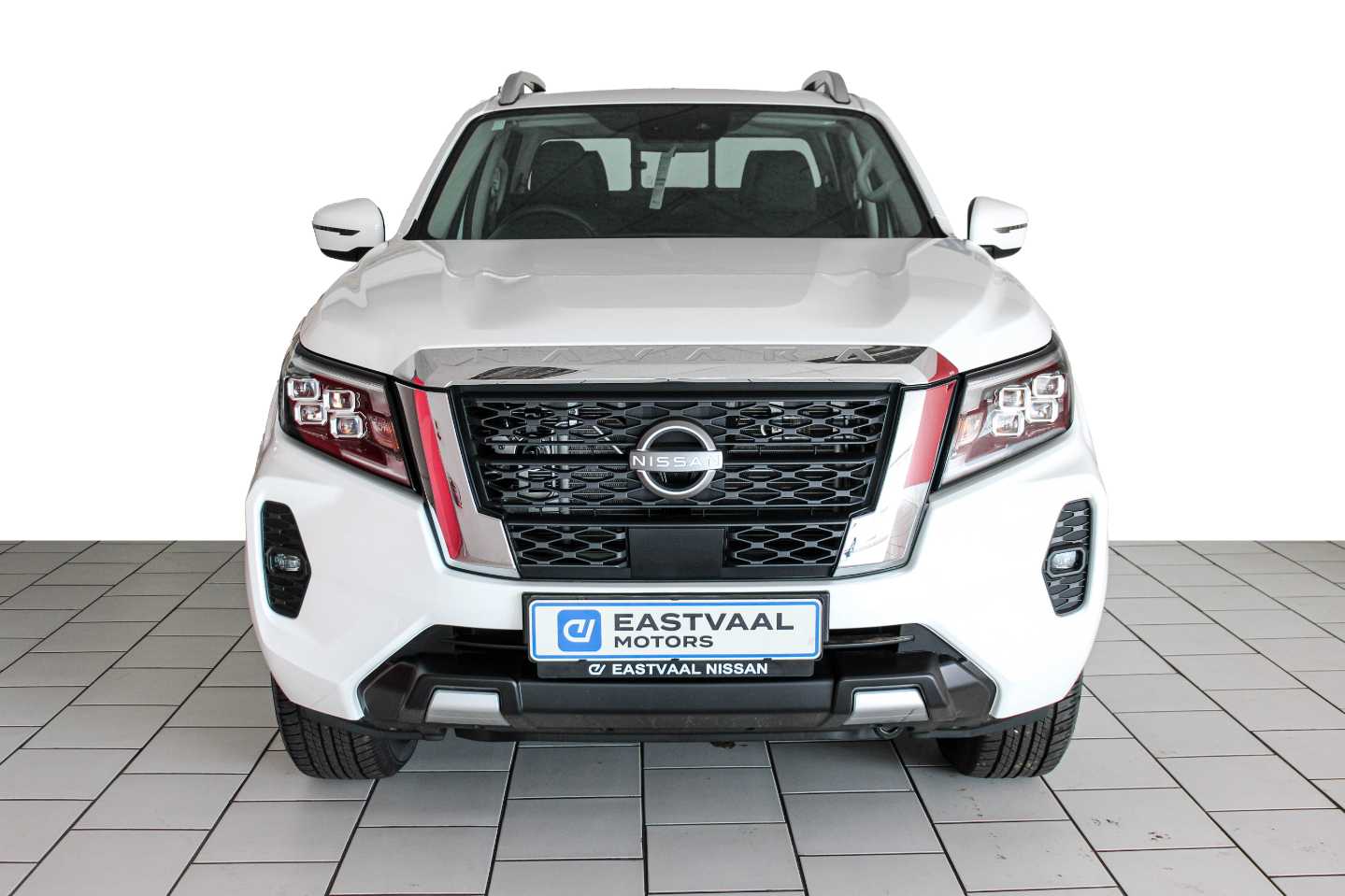 NISSAN NAVARA 2.5DDTI LE/LE PLUS A/T D/C P/U - 1 