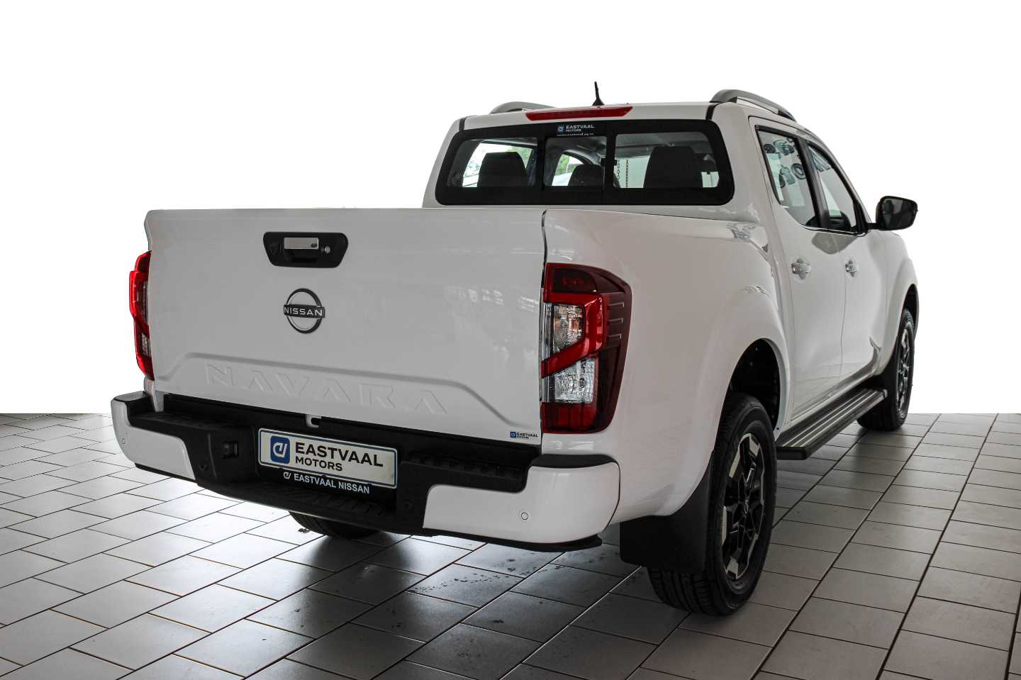 NISSAN NAVARA 2.5DDTI LE/LE PLUS A/T D/C P/U - 6 