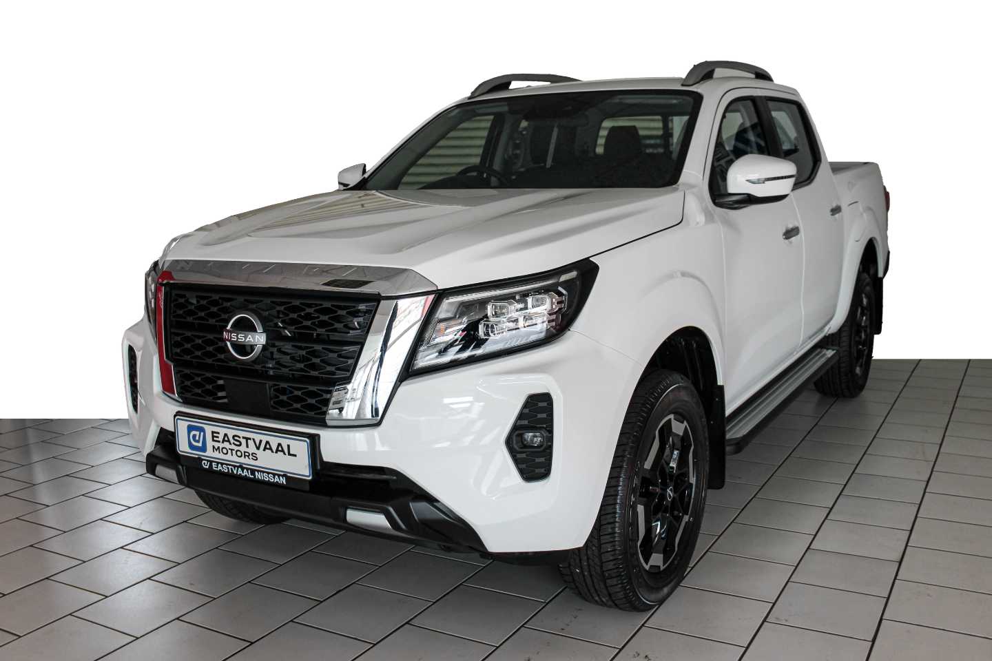 NISSAN NAVARA 2.5DDTI LE/LE PLUS A/T D/C P/U - 2 