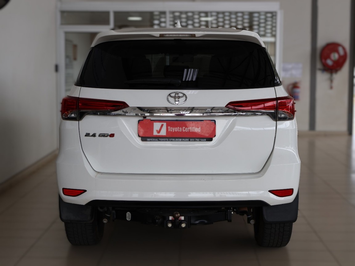 TOYOTA FORTUNER 2.4GD-6 R/B A/T - 2 