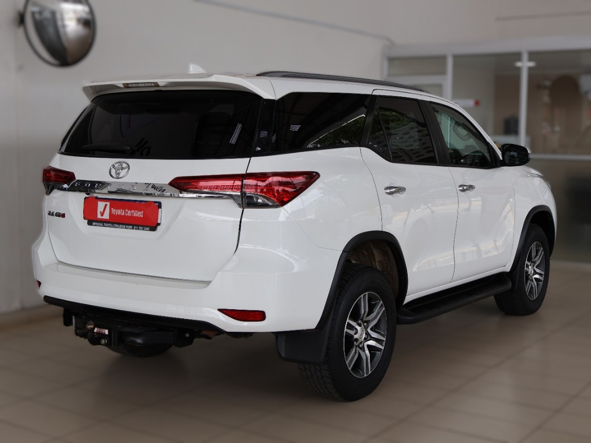 TOYOTA FORTUNER 2.4GD-6 R/B A/T - 1 