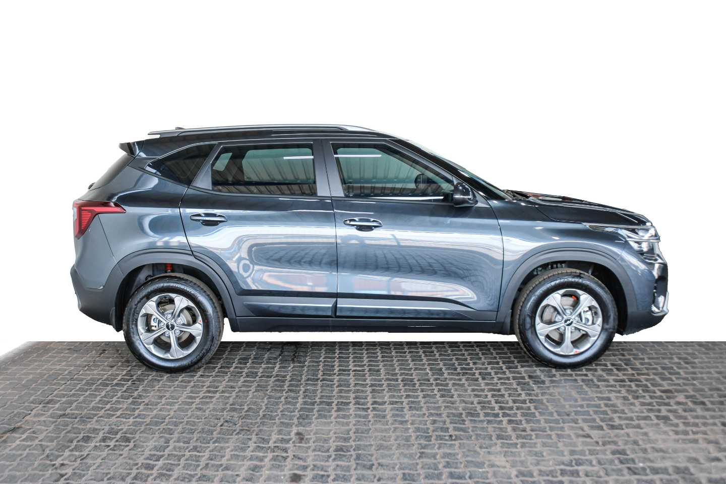 KIA SELTOS 1.5 LX CVT - 9 