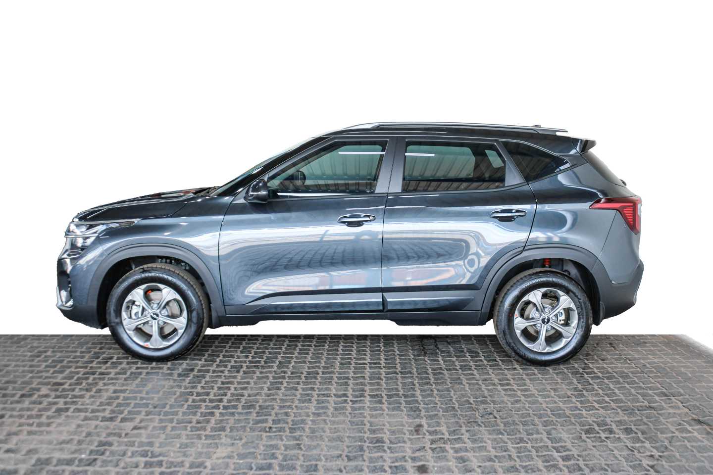 KIA SELTOS 1.5 LX CVT - 15 