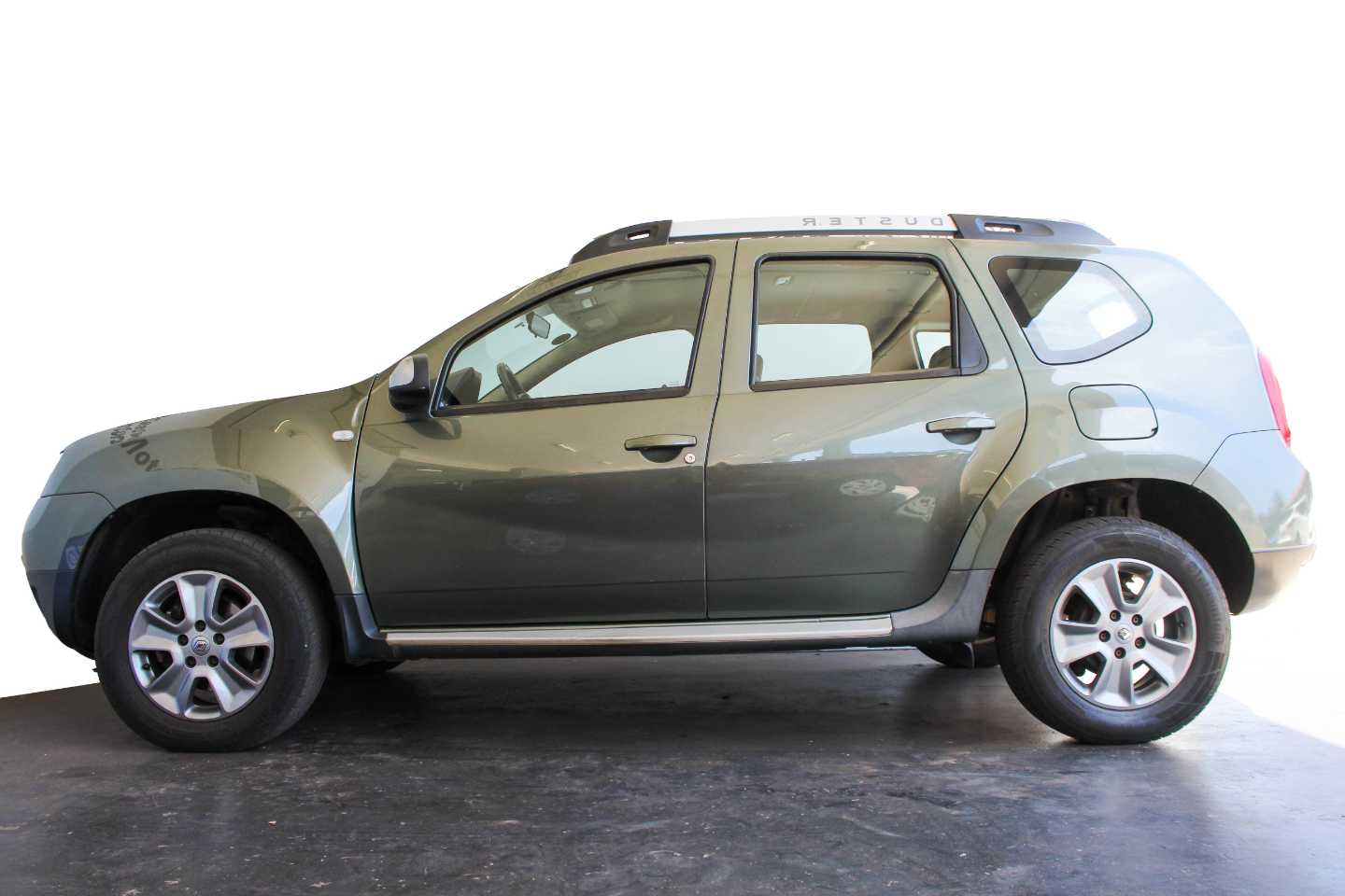 RENAULT DUSTER 1.5 dCI DYNAMIQUE 4X4 - 7 