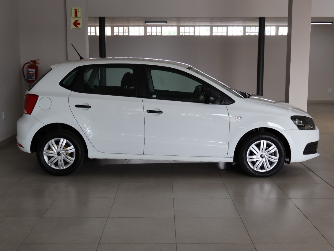 VOLKSWAGEN POLO VIVO 1.4 TRENDLINE (5DR) - 11 