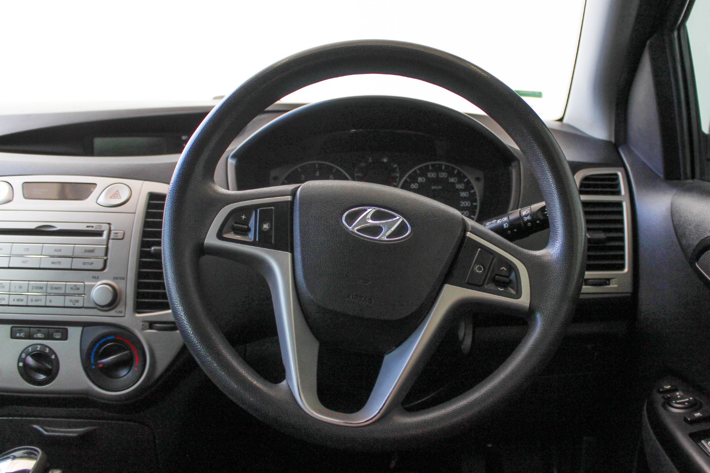 HYUNDAI i20 1.4 A/T - 10 