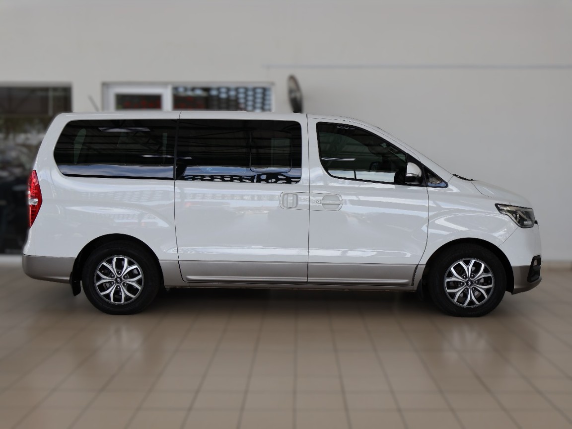 HYUNDAI H-1 2.5 CRDI A/T/ 2.5 ELITE A/T - 7 