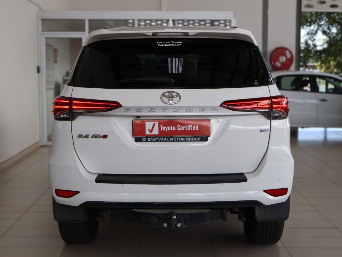 TOYOTA FORTUNER 2.4GD-6 R/B - 3 